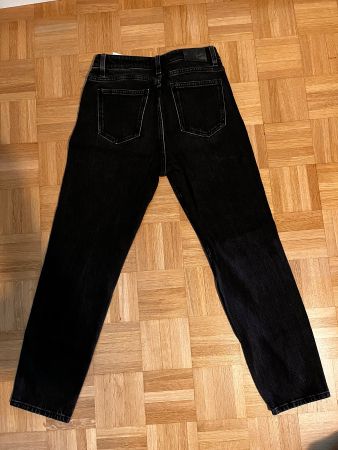 Schwarze ONLY Jeans Gr. 27/32, Straight Leg, Top Zustand!