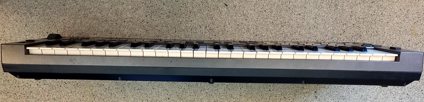 Casio Strumenti musicali: Casio CZ 101 Synthesizer – Usato da Luzern venduto da garlicia 4