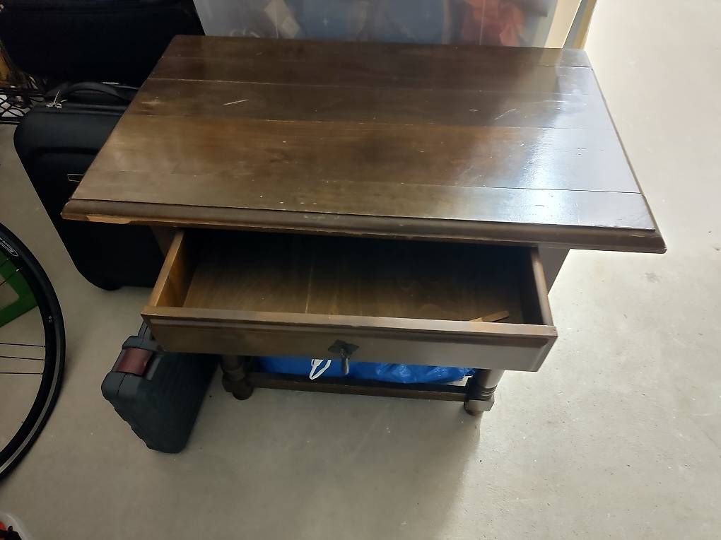 Tische: Table d'appoint en bois avec tiroir  – Gebraucht aus Blonay von jud_nm89 1