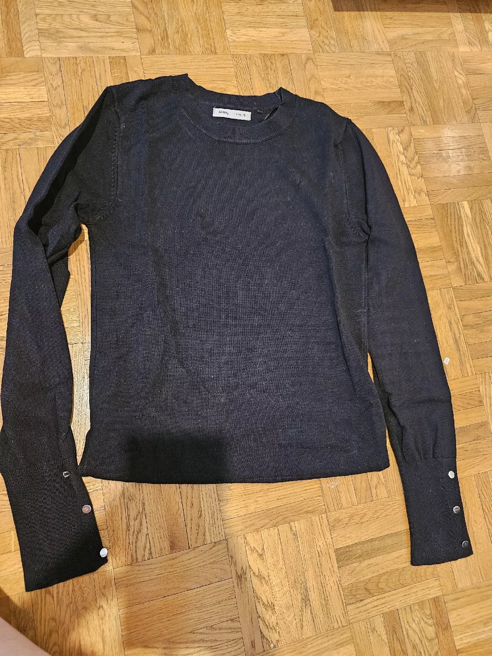Pulls & Sweat-shirts: black pullover, size M – D'occasion à Genève par Andra_irm 1