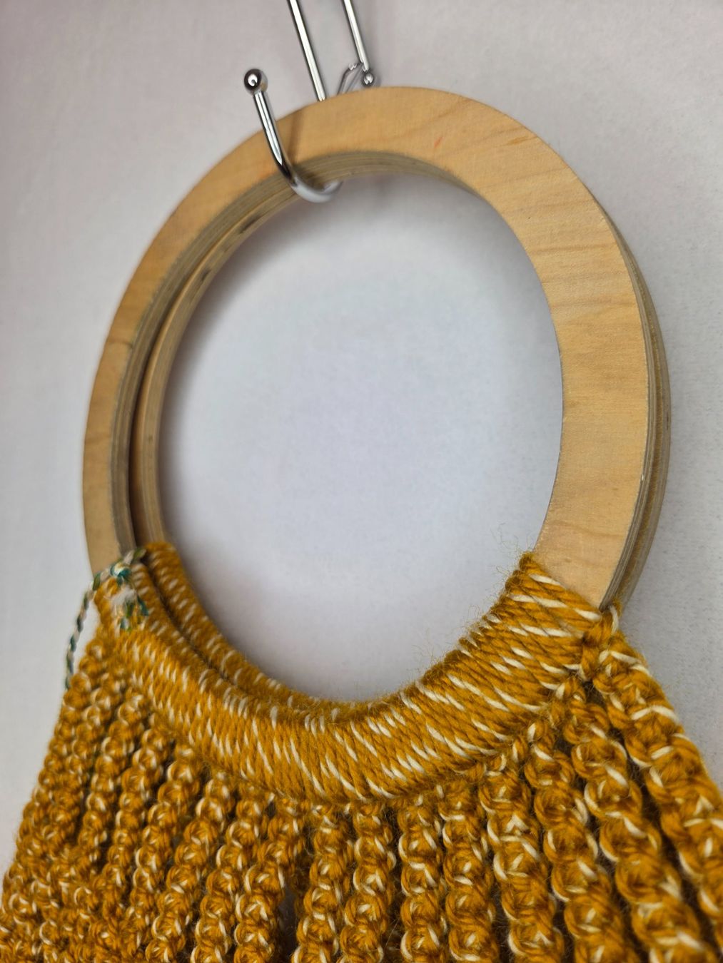 Borse: Vintage Makramee Tasche 70er Holzgriffe – Usato da Bern venduto da -Aniko- 2