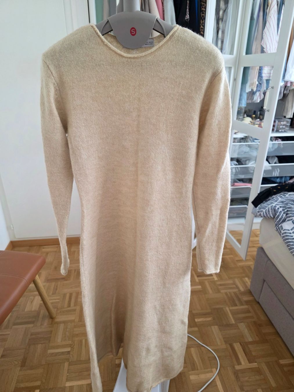 Zara Kleider: Robe d'hiver chaude et confortable, taille S, beige clair – Neu (gemäss Beschreibung) aus Renens VD von Iepurica19avril