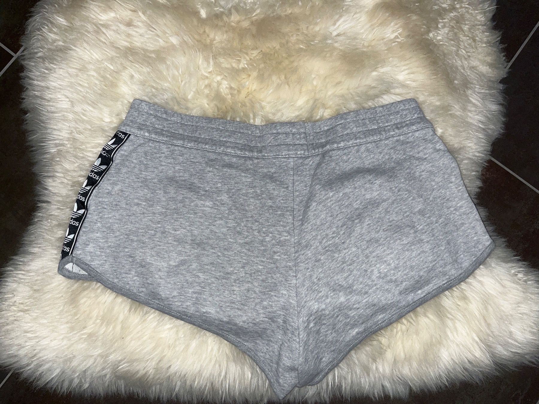 Adidas Pantaloni: Adidas Shorts – Usato da Hombrechtikon venduto da Kaatja 1
