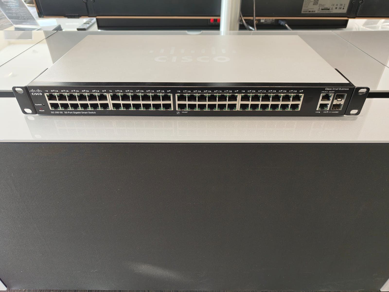 Cisco Hubs & Switches: Cisco SG200-50 Business-Switch – Gebraucht aus Appenzell von 1xRichtig