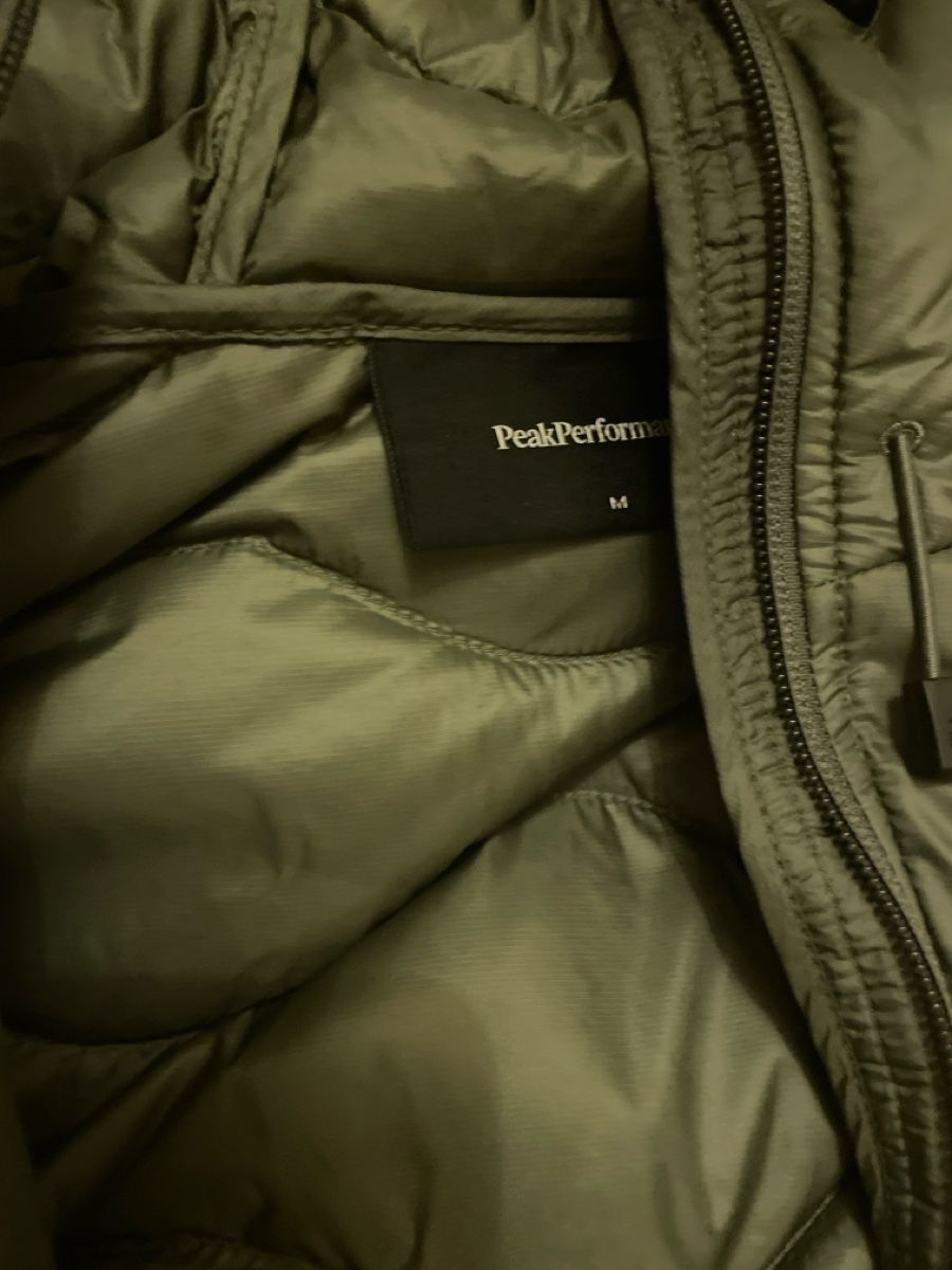 Vestes: Peak Performance Jacke Olive Grün - Grösse M – D'occasion à Kehrsatz par tim_jt86 2