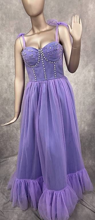 Vestiti: Abito elegante,taglia M – Usato da Baden venduto da mih_kn89