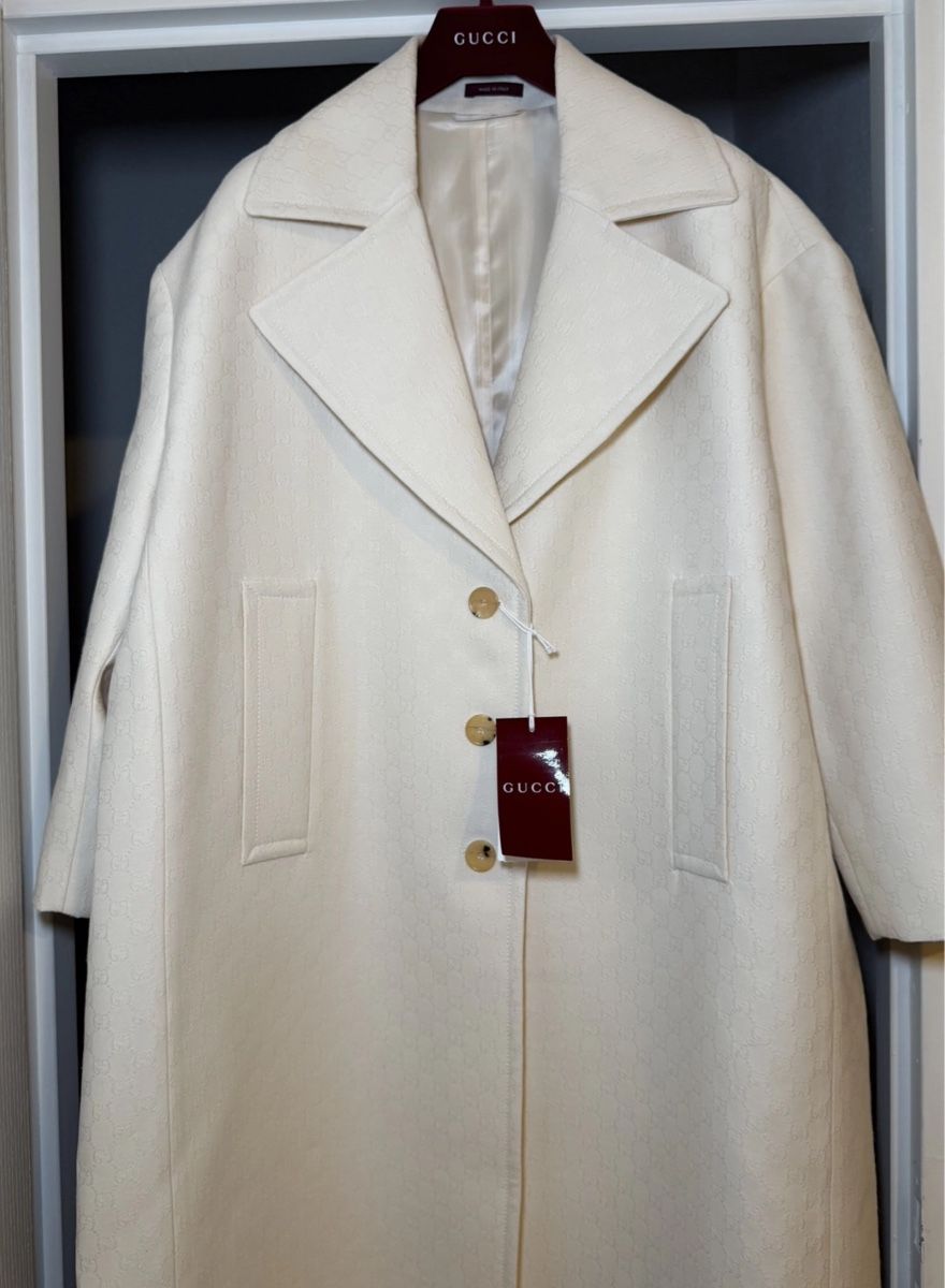 Gucci Cappotti: Gucci Beige Wool Coat - Size 38, New with Tag. – Nuovo e nell'imballaggio originale da Thonex venduto da Lux_brands01