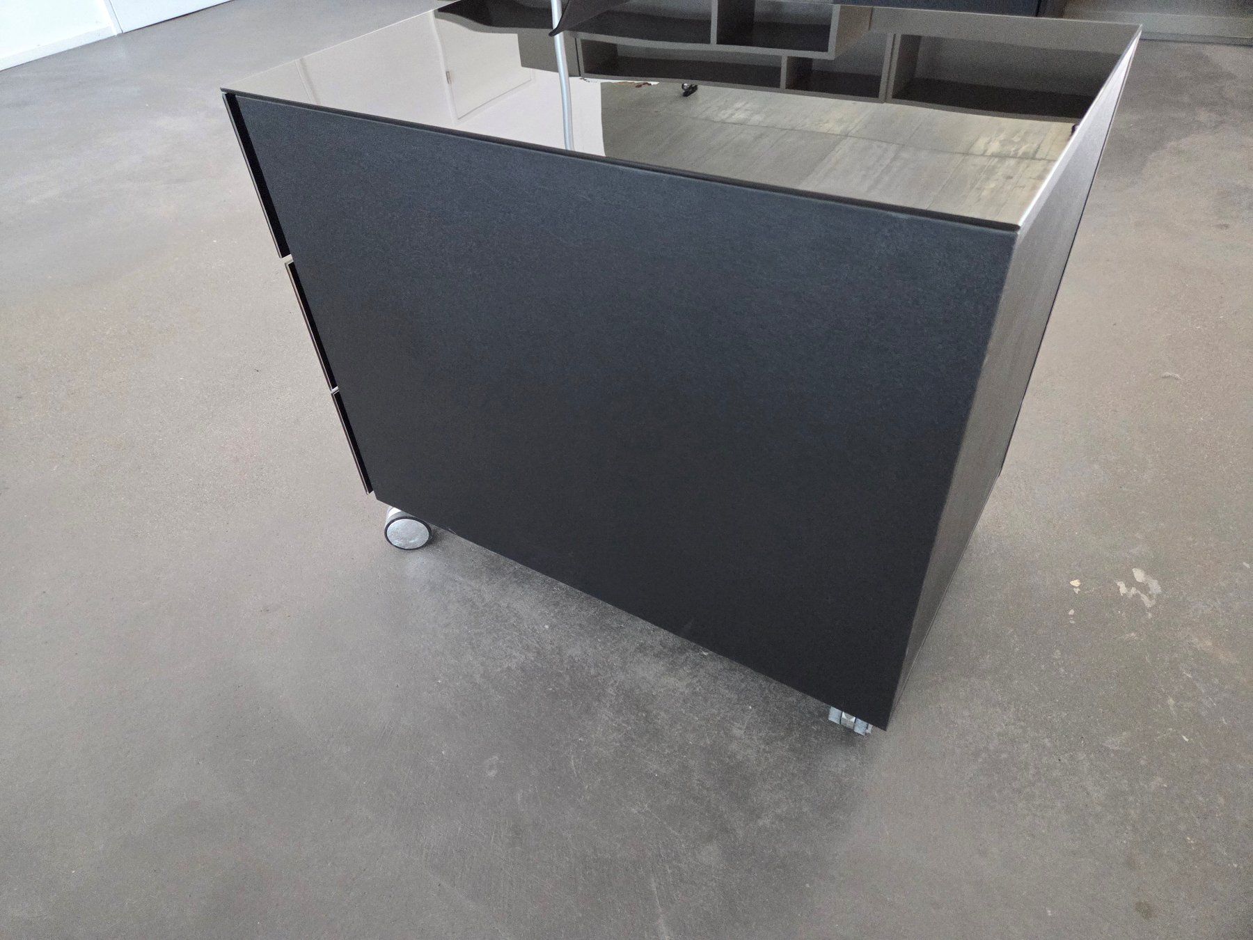 Banconi: Rollkorpus schwarz lbh 67x41x57 – Usato da Zürich venduto da mdo_6fw2 2