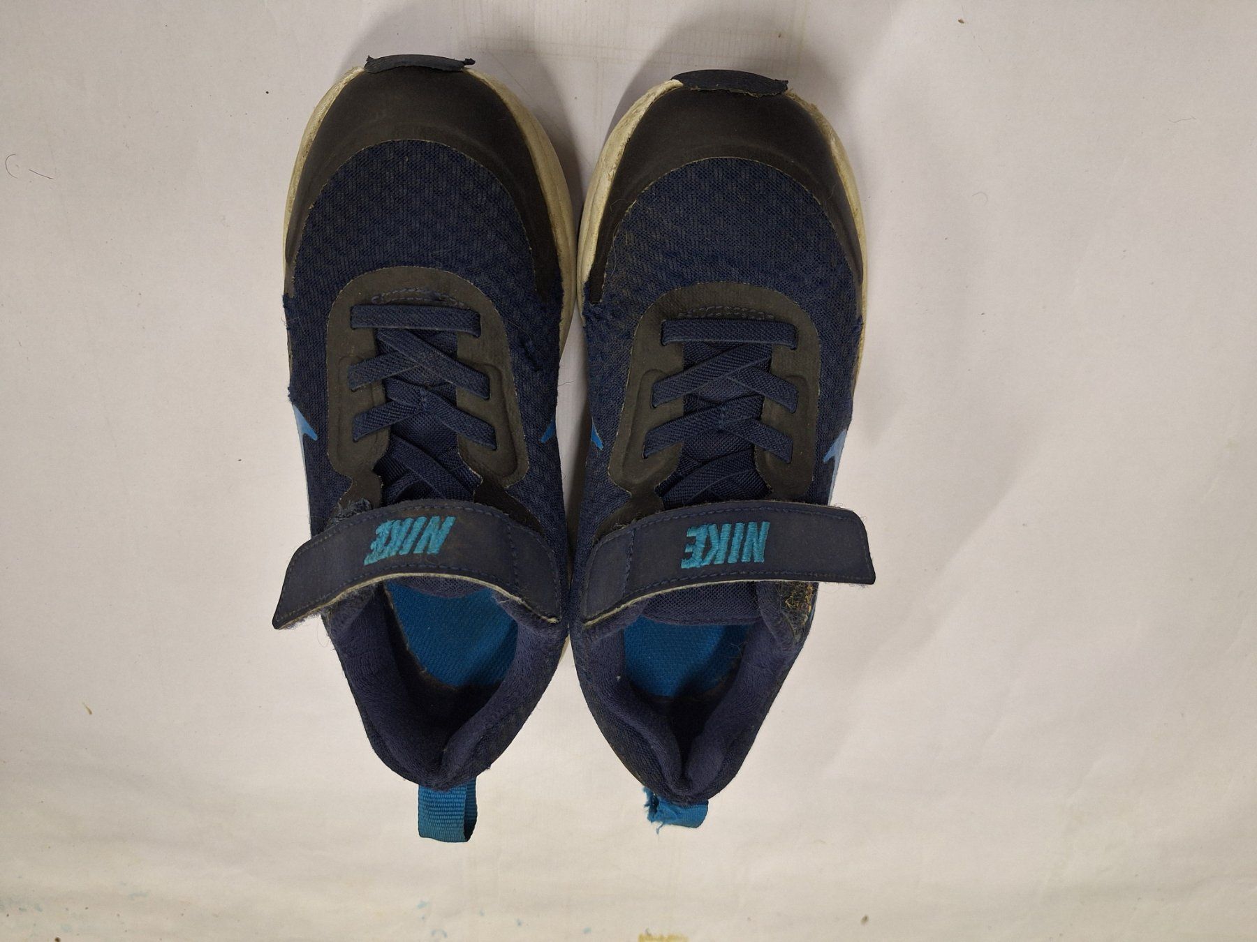 Nike Scarpe per ragazzi: Nike Turnschuhe Gr. 31.5 – Usato da Burgdorf venduto da W31S 1