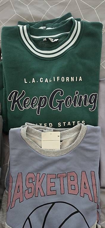 Pullover & Sweatshirts:  Mädchen Pullover Gr. S/M/L – Gebraucht aus Lengnau BE von son_n6n8 1