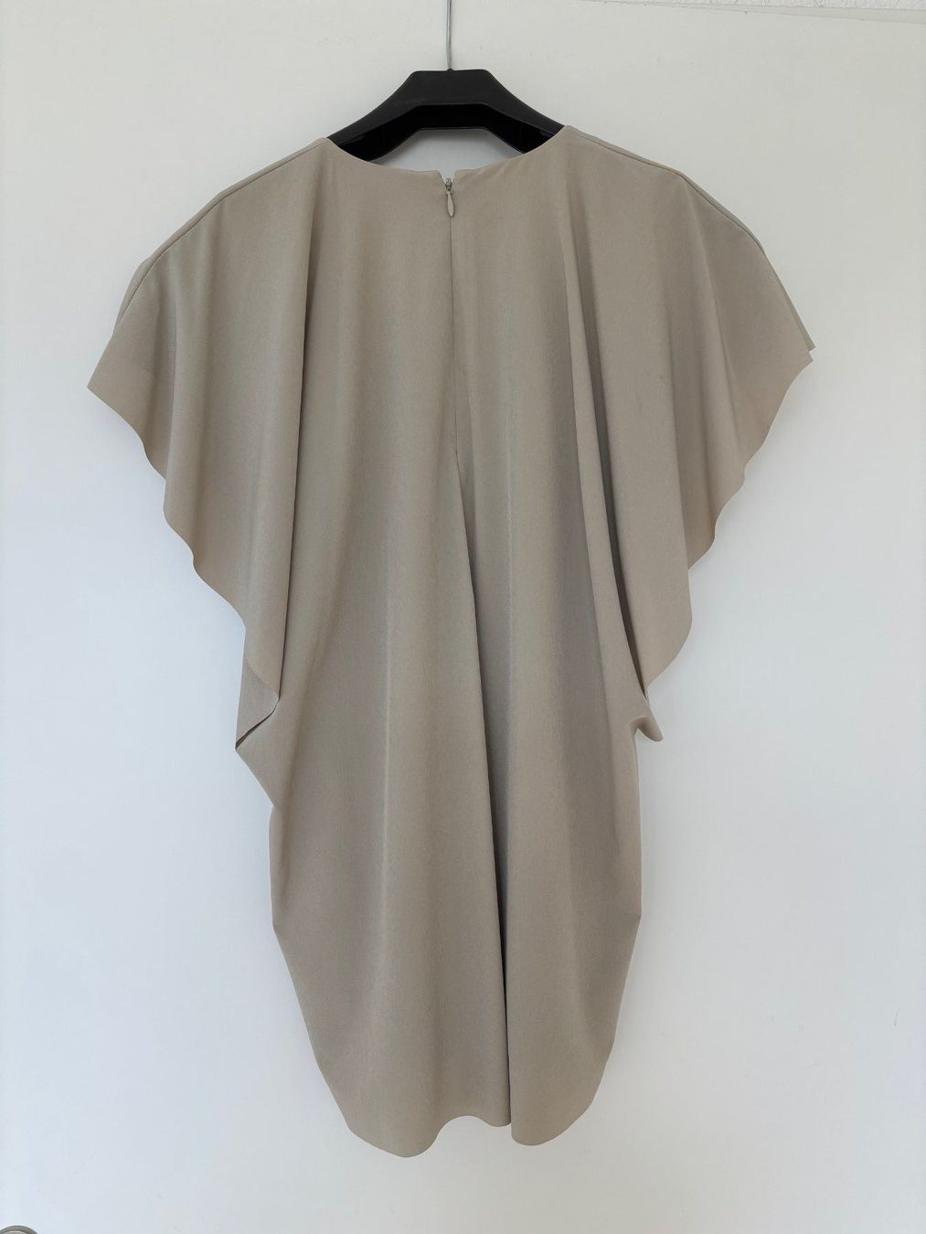 Cos Top: COS Top mit Wasserfallärmel Gr. 34, NEU – Nuovo (secondo la descrizione) da Zürich venduto da dulceamargo 3