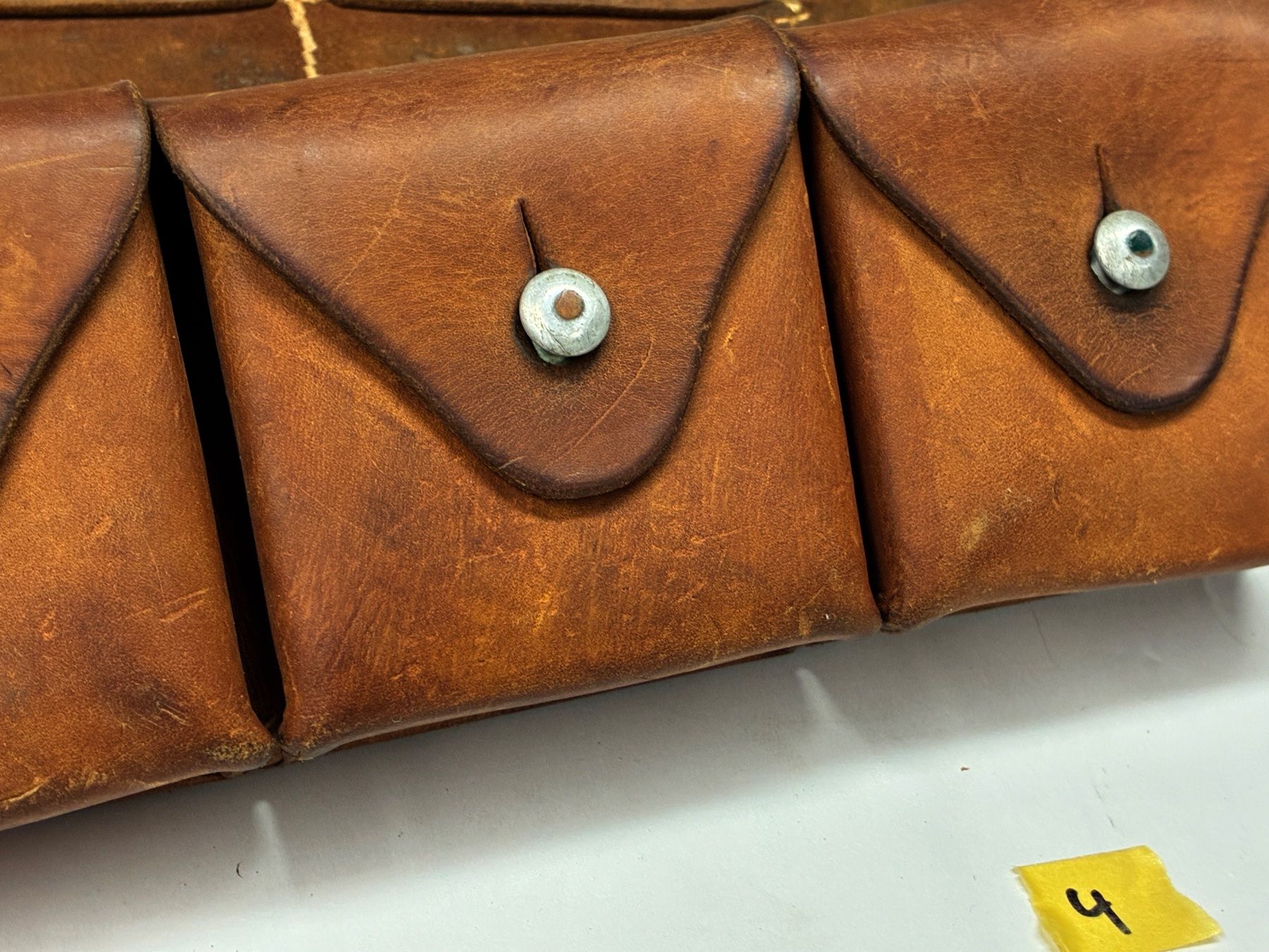 Schweizer Armee Borse: Schweizer Armee - Patronengurt mit sechs Taschen – Usato da Menznau venduto da KammermannAG 2