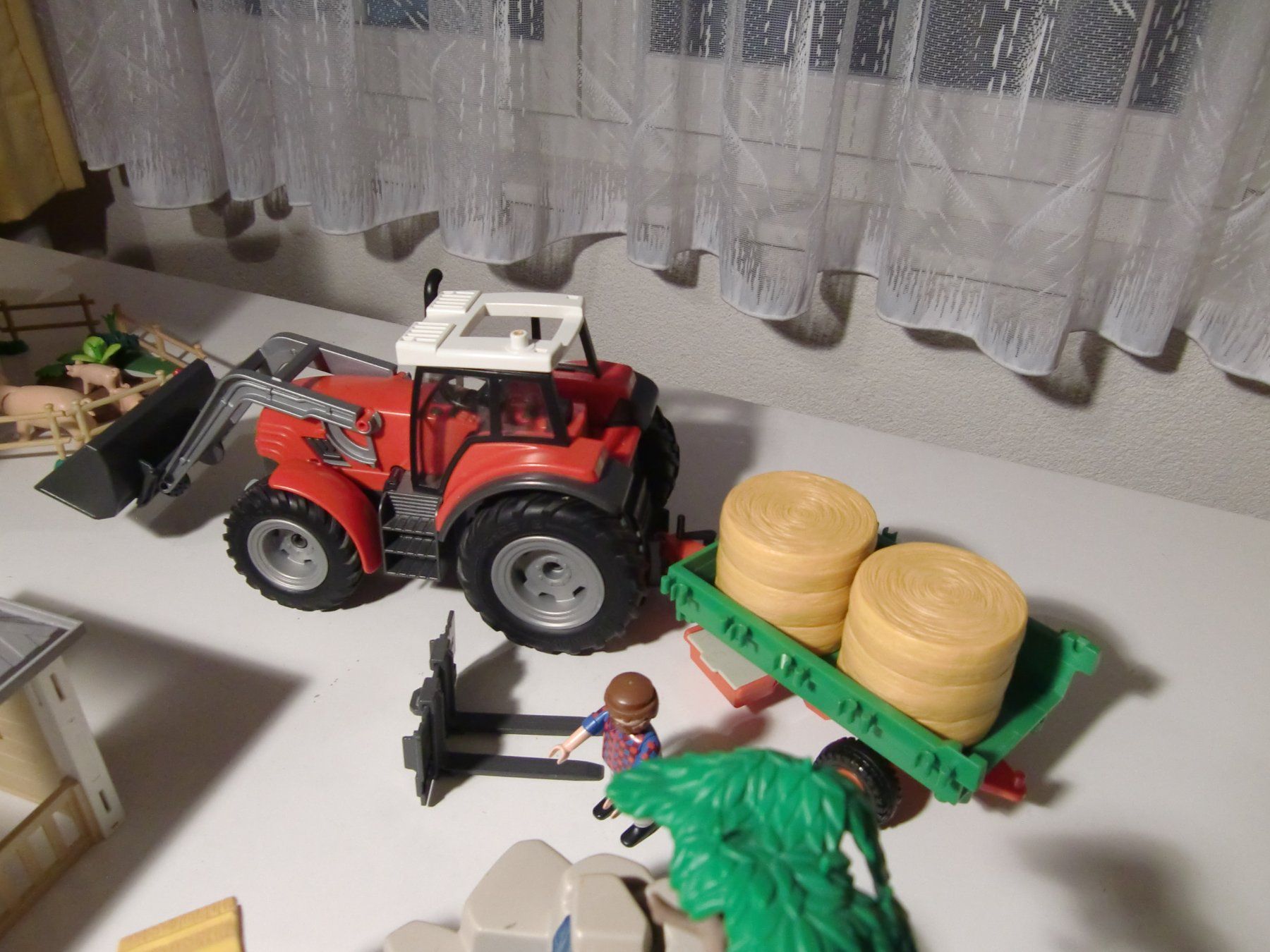 Playmobil Spielzeuge: Playmobil Bauernhof mit Traktor – Gebraucht aus Arbon von 200sterne 5