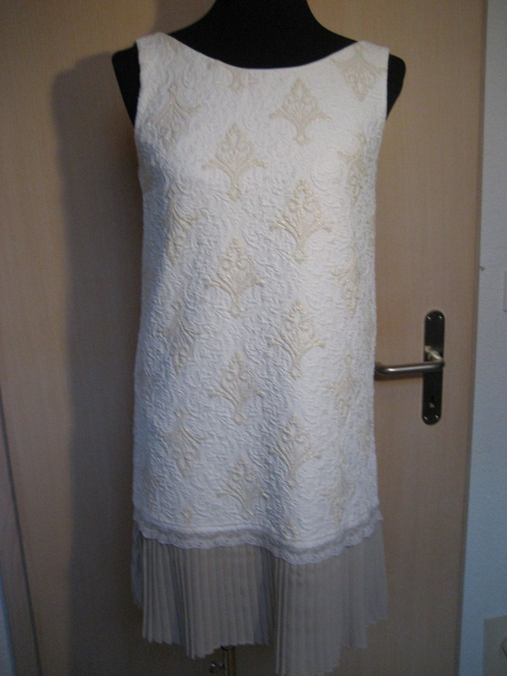Vestiti: Robe BISCUIT taille M – Nuovo (secondo la descrizione) da Delémont venduto da marryb