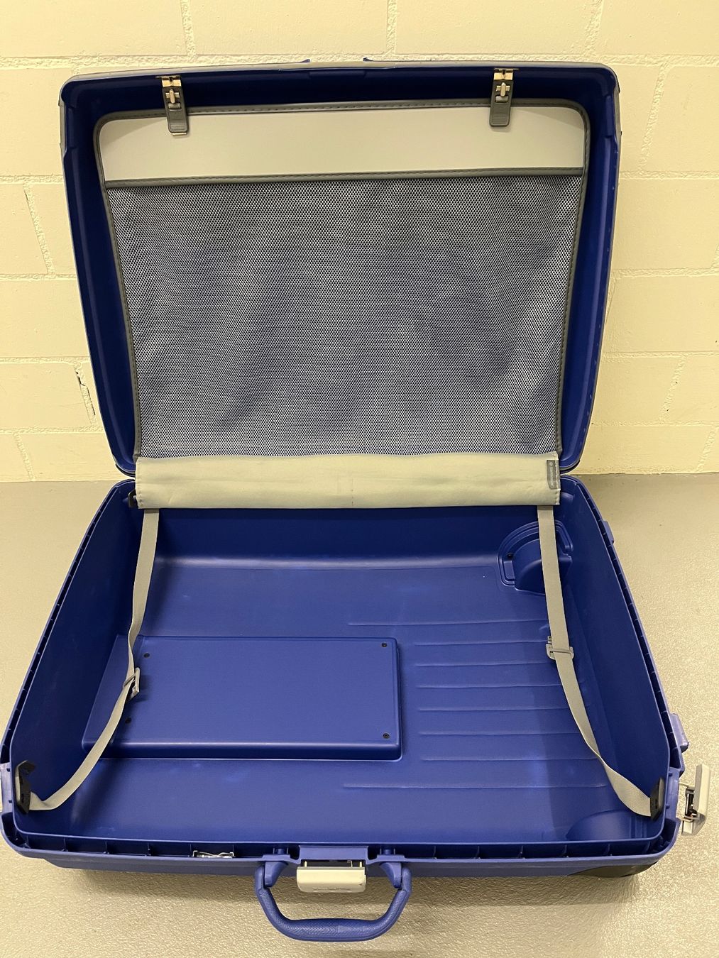 Samsonite Valigie: Top Samsonite Hartschalenkoffer blau – Usato da Schaffhausen venduto da Marlies777 2