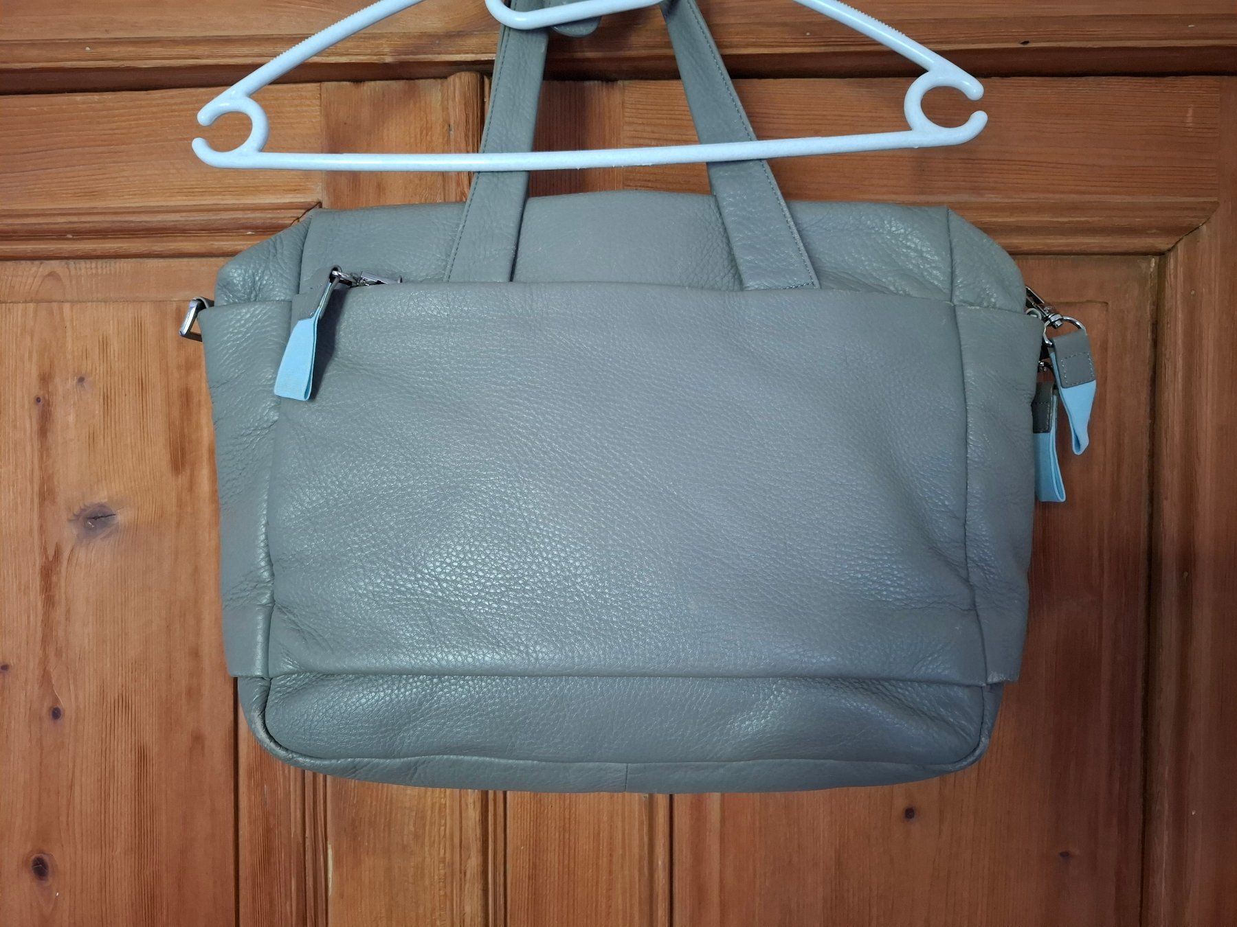 Sacs femmes: Bree Handtasche Schultertasche grau beige – D'occasion à Effretikon par peremaso