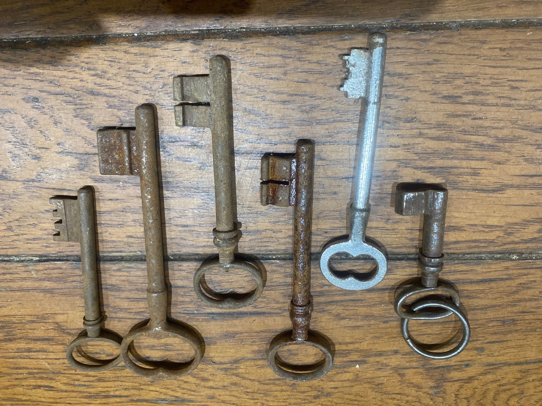 Chiavi: Lot clé clef ancienne 6-12cm FF – Usato da Lajoux JU venduto da Briard0