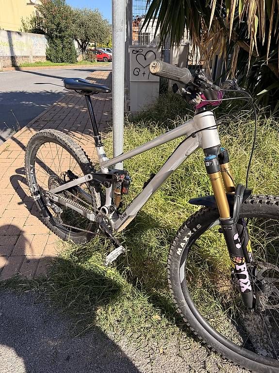 Vélos: Raaw Jibb V2 Medium – D'occasion à Bremgarten b. Bern par she_hb9j 3