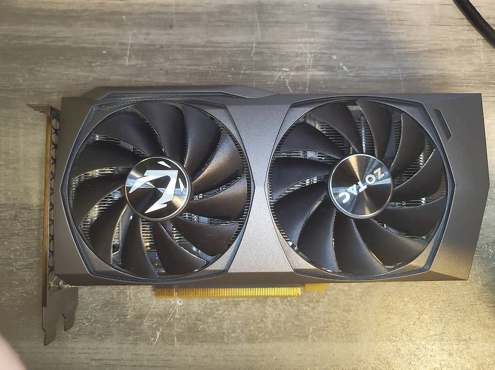 Zotac Grafikkarten: ZOTAC RTX 3050 8GB OC – Gebraucht aus Genève von val_pmh9 3