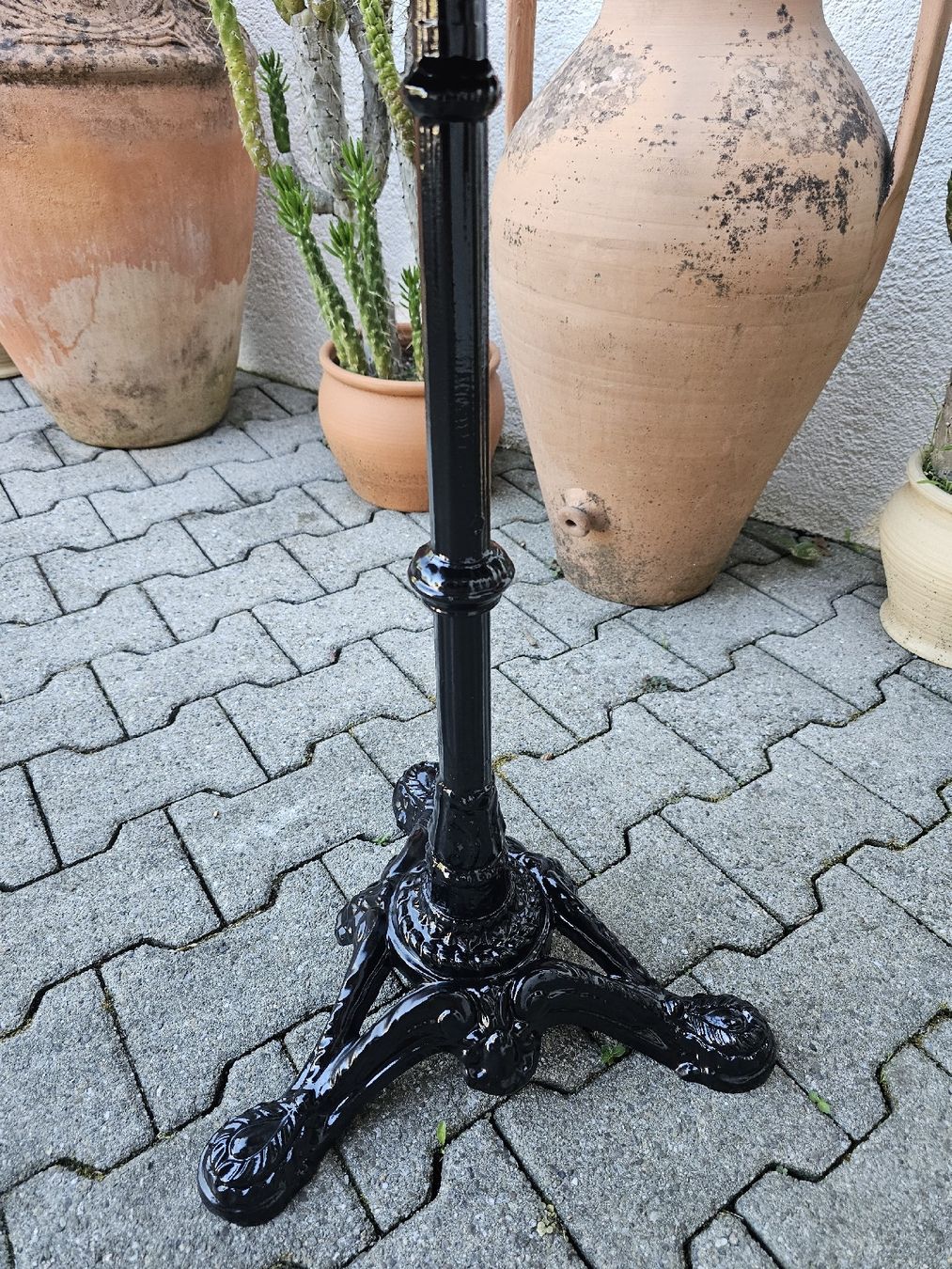 Set di tavolo e panche: Bistrotisch Marmortisch Metallstuhl – Usato da Villnachern venduto da hasta08 5