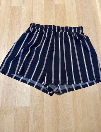 Gestreifte Shorts