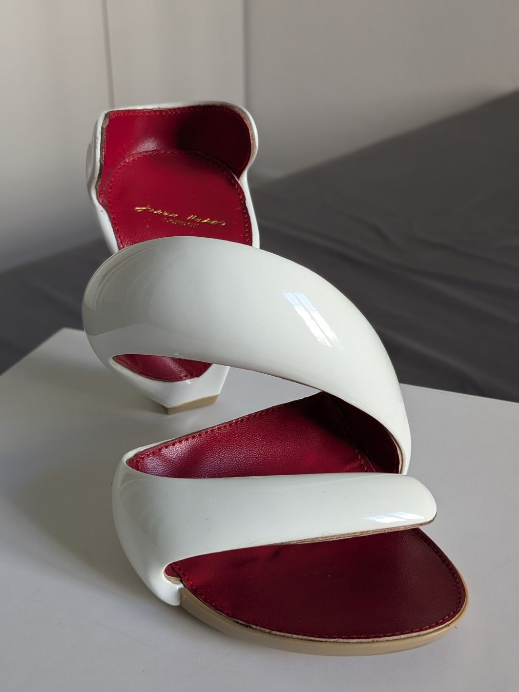 Scarpe da donna: Julian Hakes white heels. 39. New – Nuovo (secondo la descrizione) da Genève venduto da Valentyna_ann 1