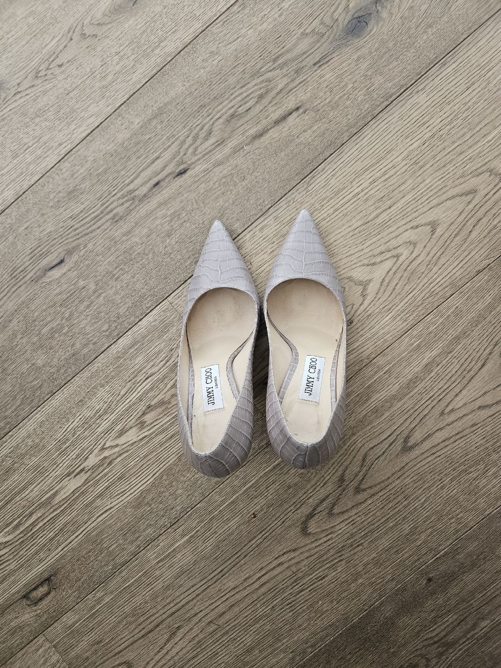 Jimmy Choo Scarpe da donna: Jimmy Choo Pumps, grau Kroko-Optik, Gr. 37.5 – Usato da Zollikerberg venduto da ker_rt87 1