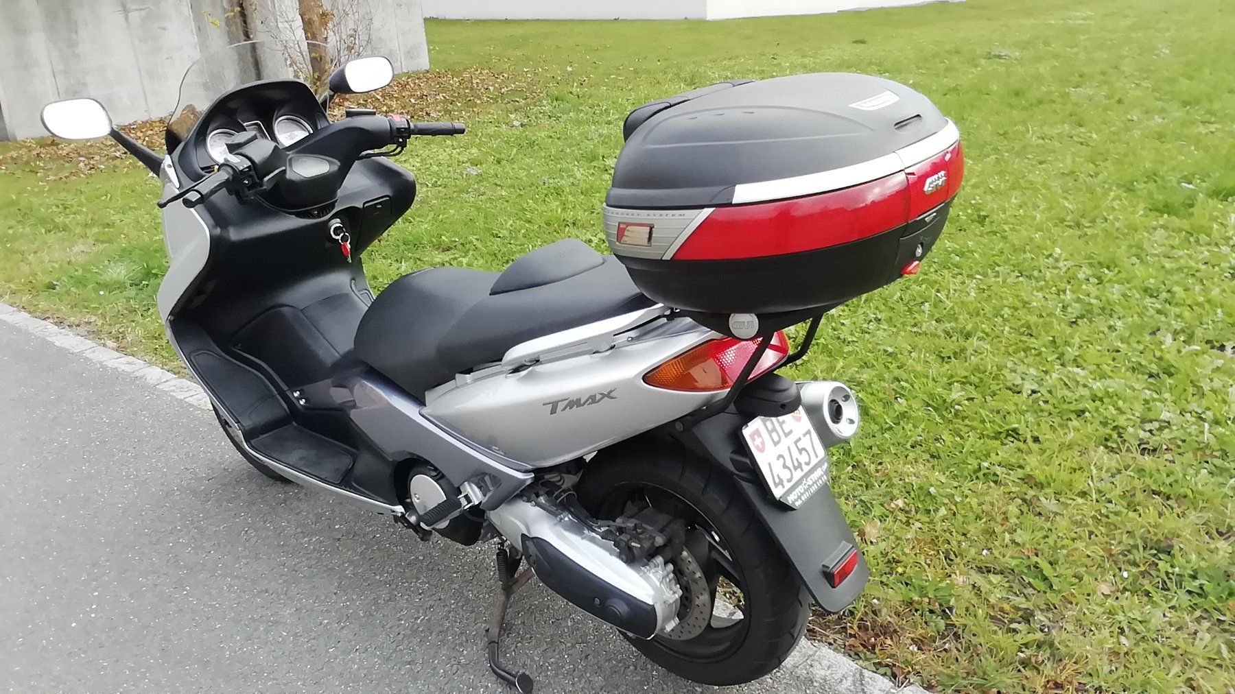 Yamaha Scooter: Roller Yamaha Tmax XP 500A, MFK 1.5.26 – Usato da Unterseen venduto da Stedtli 3