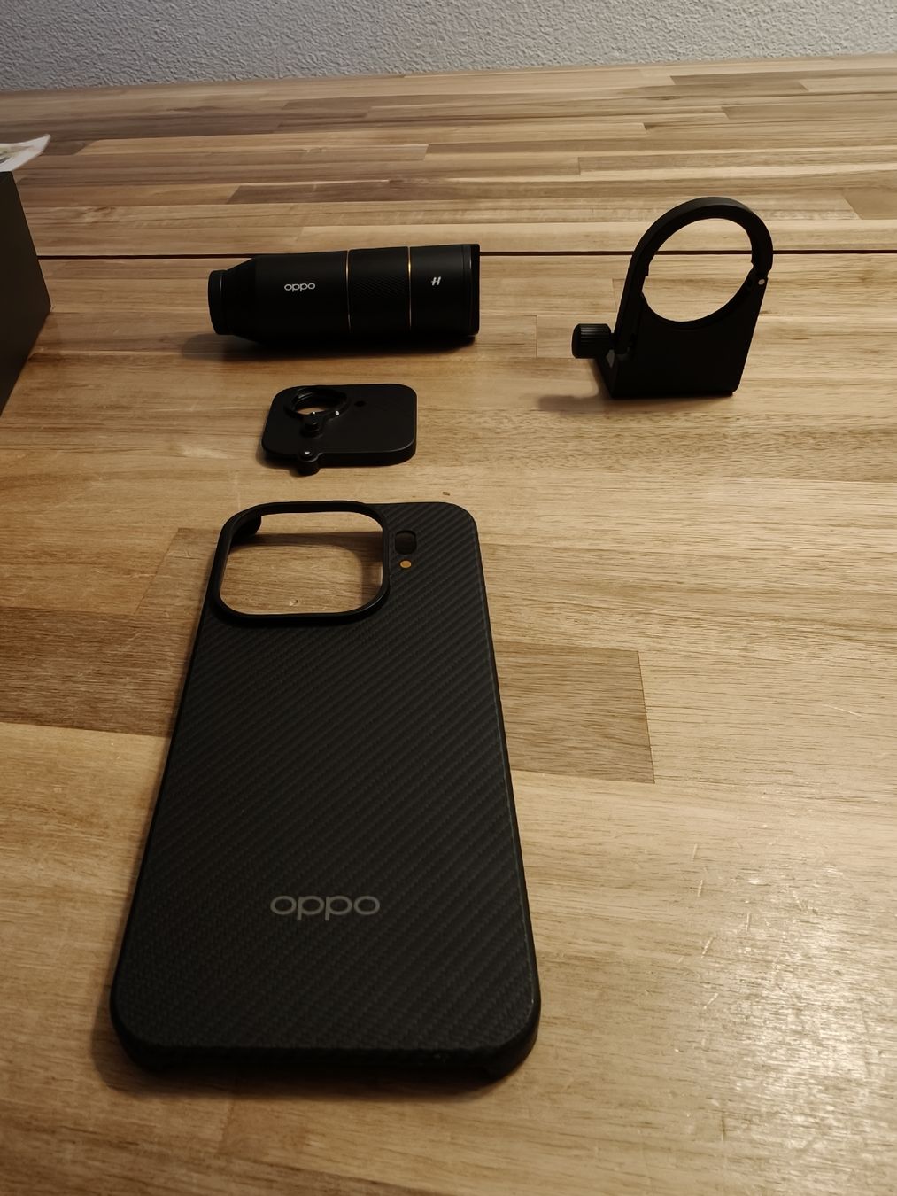Oppo Convertisseurs: Oppo Find X9 Pro Teleconverter Kit – D'occasion à Tübach par dav_xvn6 2