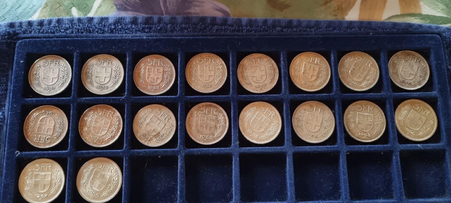 Toutes les monnaies: lot pièces 5chf et 5 chf commémorative – D'occasion à Nyon par lio_lxl9