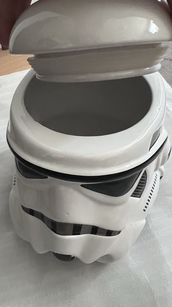 Star Wars Figuren: Star Wars Stormtrooper Keksdose mit Deckel - Kultobjekt – Neu (gemäss Beschreibung) aus Wil SG von mia2016 1