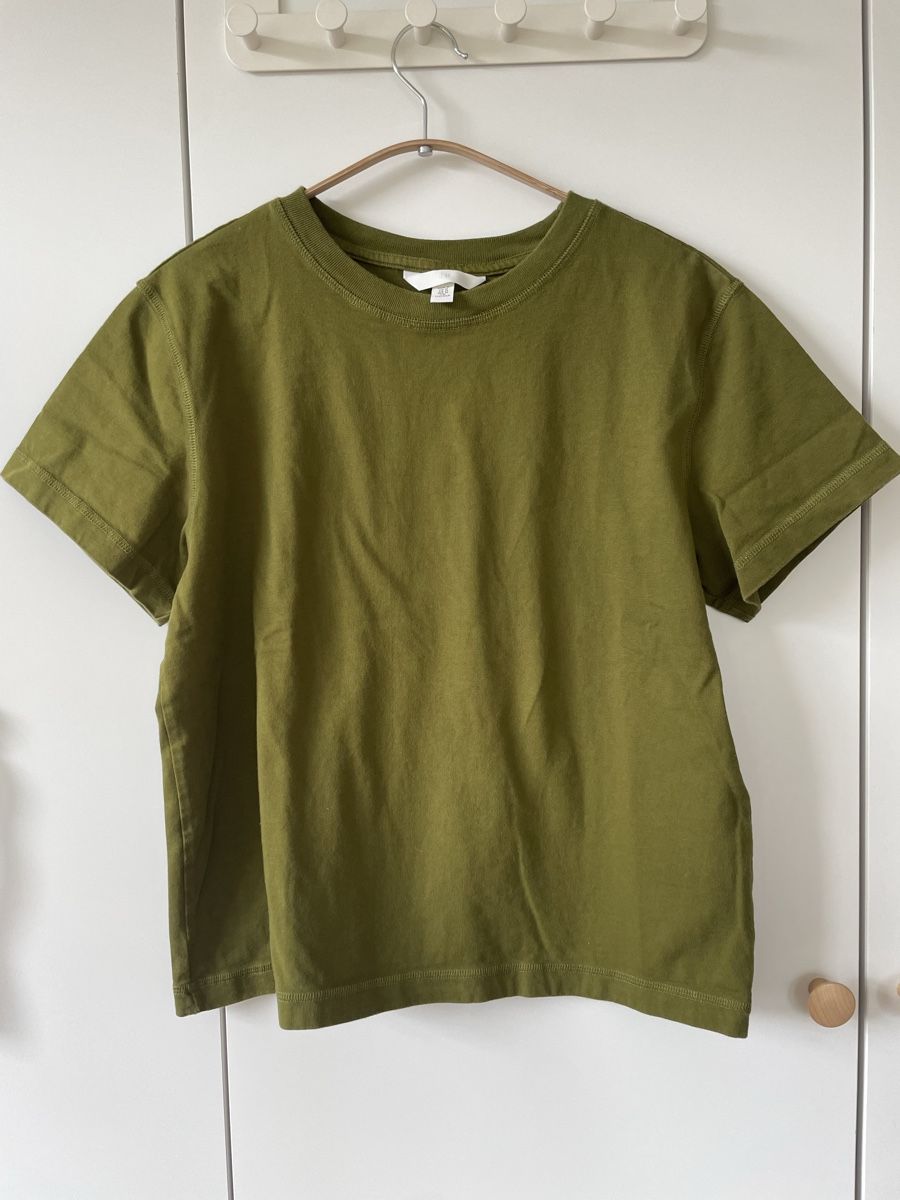 H&M T-shirt: H&M Basic T-Shirt Khaki Olivgrün Gr. M 100% Baumwolle – Usato da Neukirch an der Thur venduto da bee88
