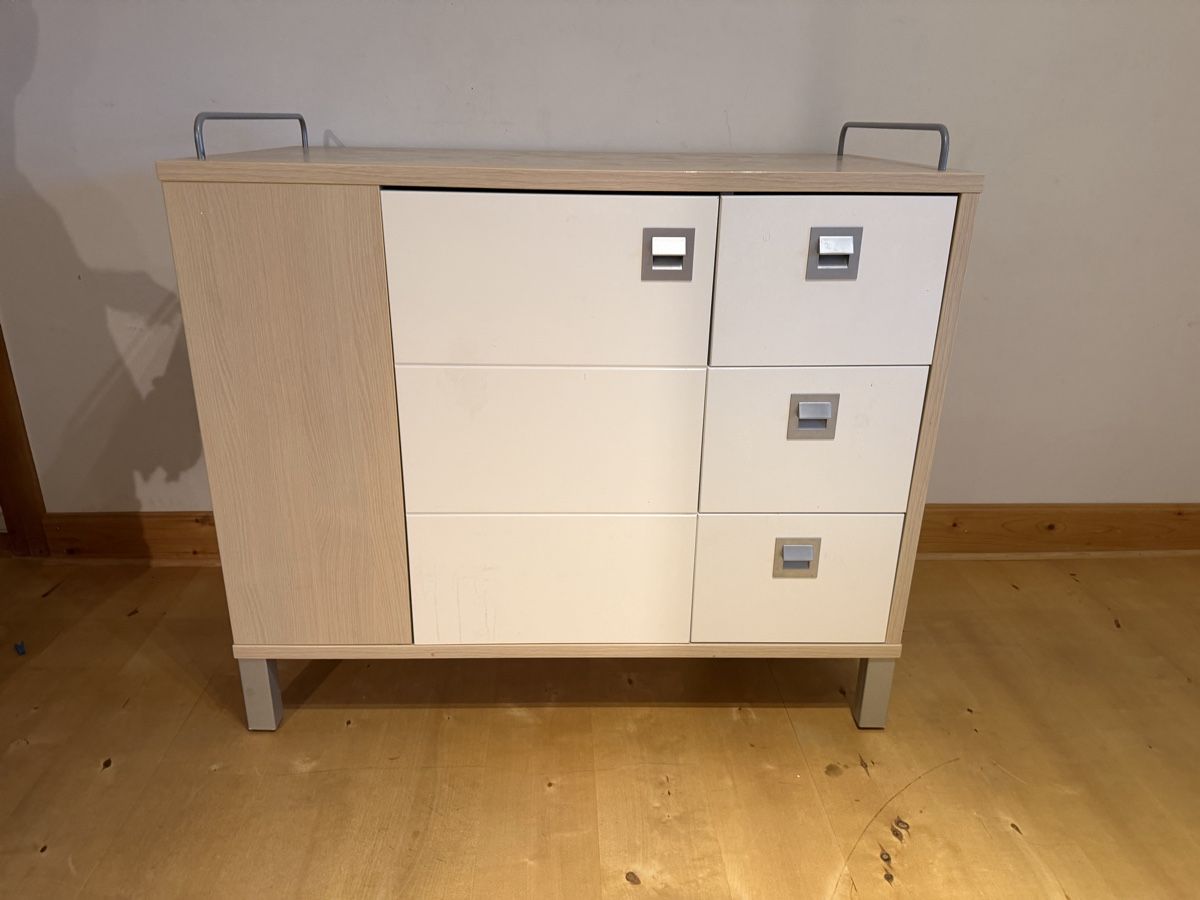 Tables à langer & accessoires: Wickeltisch – D'occasion à Thalheim an der Thur par schubiflo