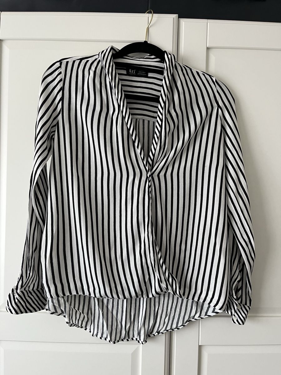 Zara Camicette: V-Ausschnitt-Bluse – Nuovo (secondo la descrizione) da Allschwil venduto da eyl_bb8q