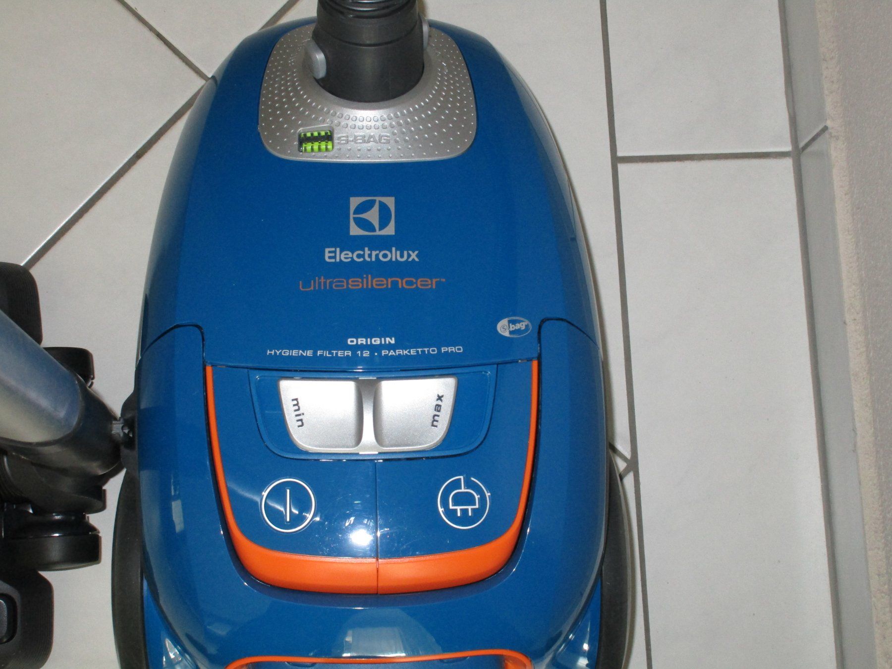 Electrolux Aspirapolveri & Accessori: Electrolux Ultrasilencer Staubsauger – Usato da Bremgarten AG venduto da valia67 3