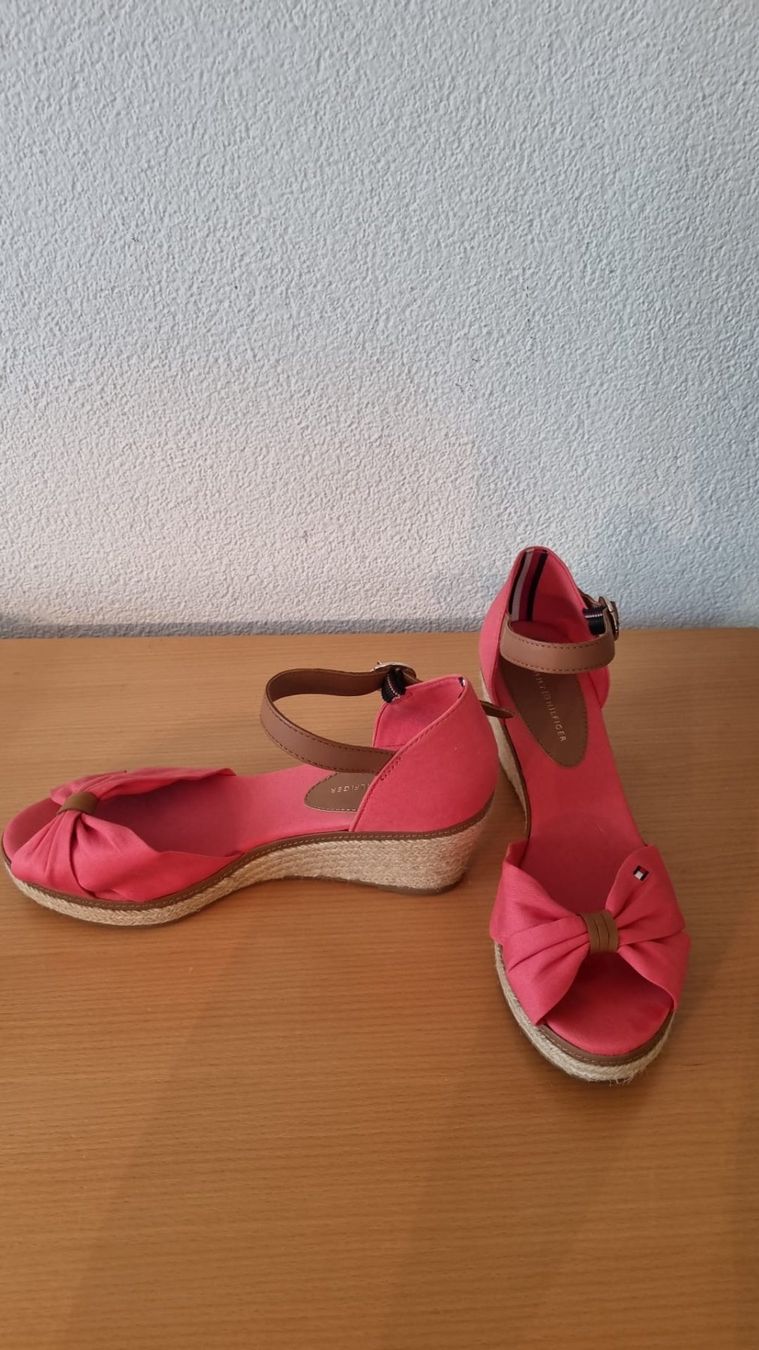 Tommy Hilfiger Scarpe da donna: Sandali Tommy Hilfiger no 38 – Usato da Cadenazzo venduto da man_9hnd 2