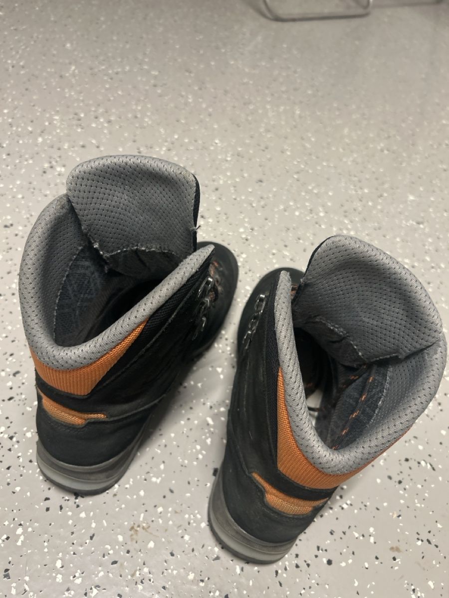 Scarpe da uomo: Wanderschuhe Lowa Gr. 7.5 – Usato da Sachseln venduto da Mbueffel 1