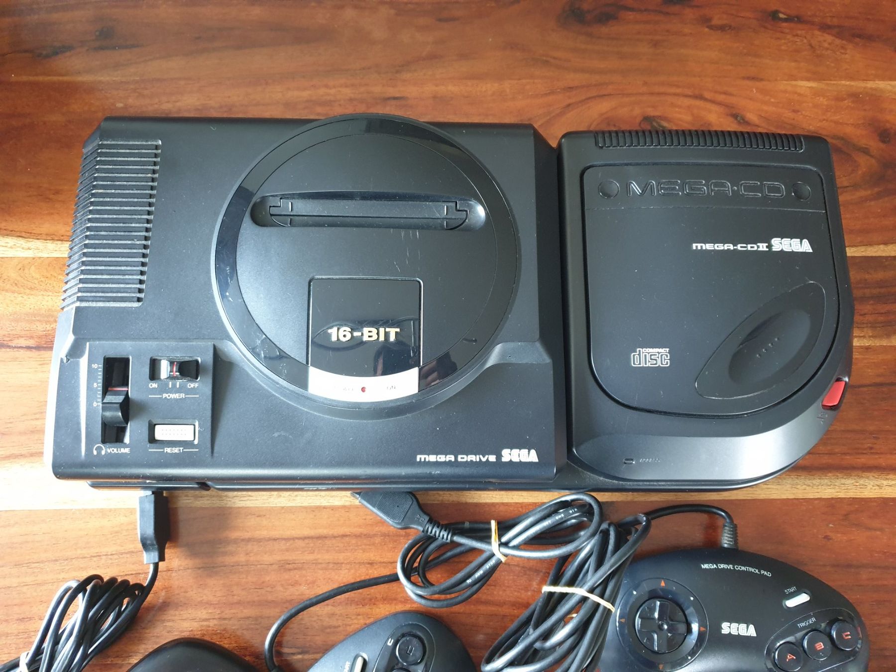Sega Console: Sega Mega Drive + Sega Mega CD inkl 8 Games – Usato da Rain venduto da chesz 1