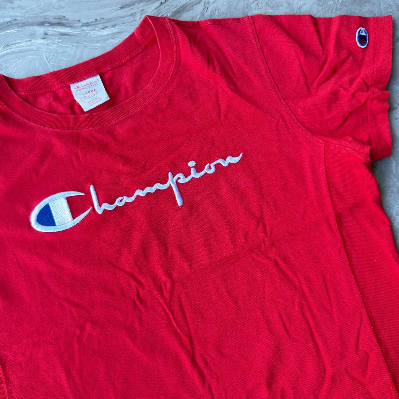 Champion T-shirt: Champion T-Shirt Rouge – Usato da Thônex venduto da Suisse.Shopping 2