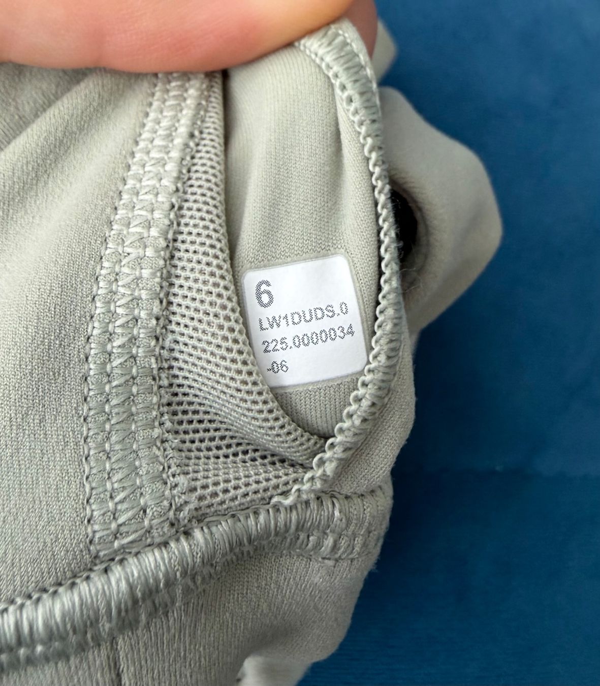 Lululemon Tops: Lululemon Align Top Gr. 6 Farbę Jade Gray – Gebraucht aus Volketswil von Irkasha 5
