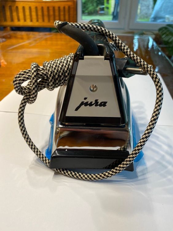 JURA Reisebügeleisen Swiss Made Edition Pierre Cardin (Gebraucht) in