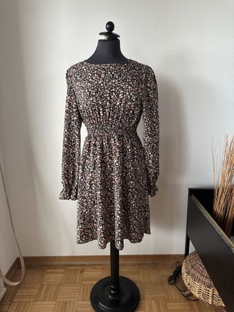 Kleid Blumenmuster schwarz 