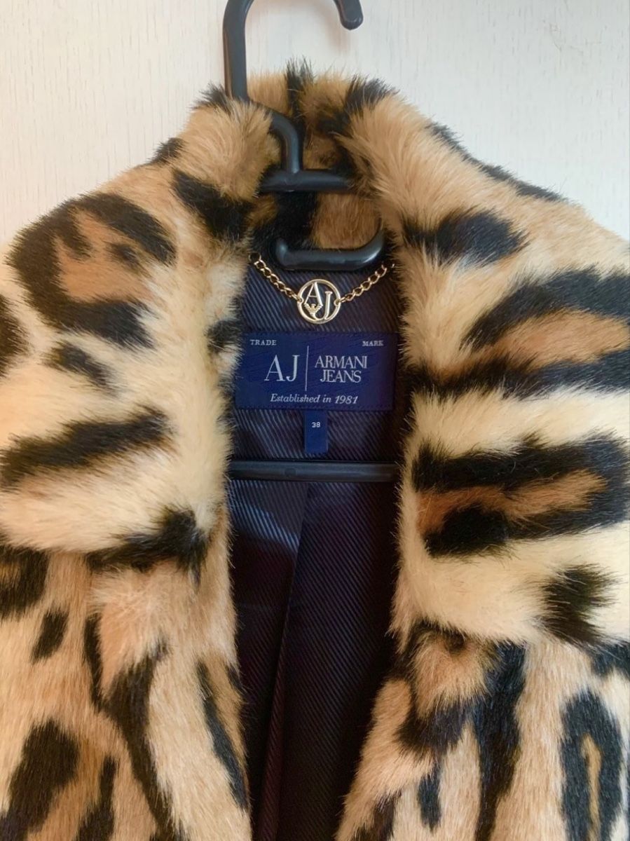 Armani Mäntel: Armani Mantel – Gebraucht aus Aesch LU von Natallina