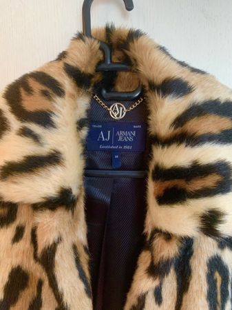 Armani Mantel