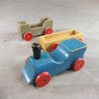 Holzzug mit 2 Wagen von Antonio Vitali circa 1940