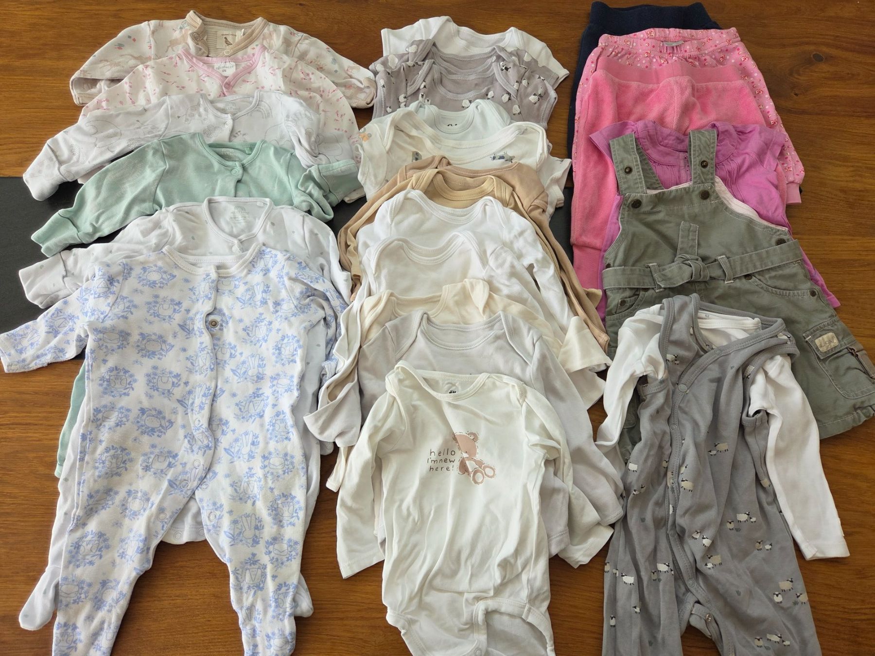 Lotti & Set di vestiti: Kleiderpaket Mädchen Gr. 62/68 – Usato da Abtwil SG venduto da chiva123