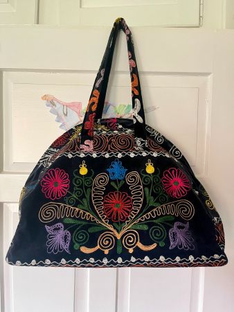 Tasche Handtasche Umhängetasche mit Stickereien Flower Child