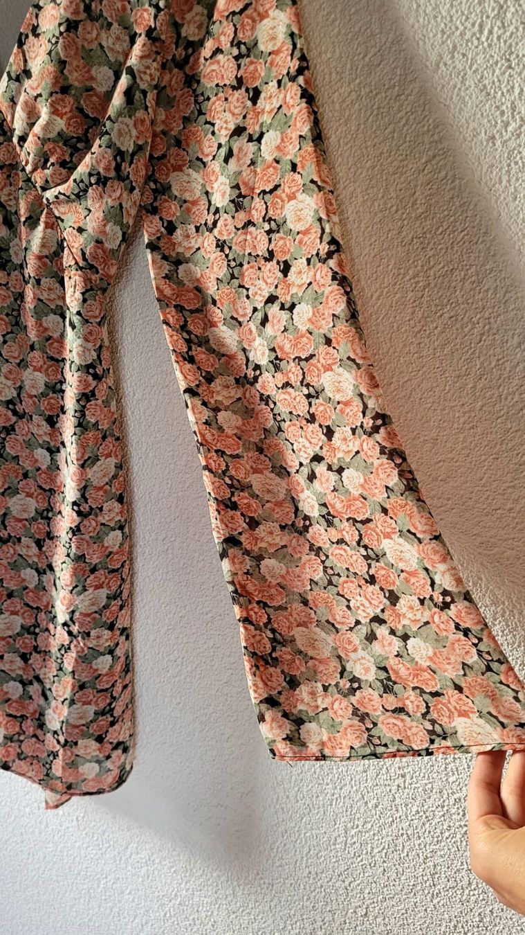 Vestiti: Blumen Sommerkleid mit langen Ärmeln, Grösse S – Nuovo (secondo la descrizione) da Zürich venduto da miil0 3