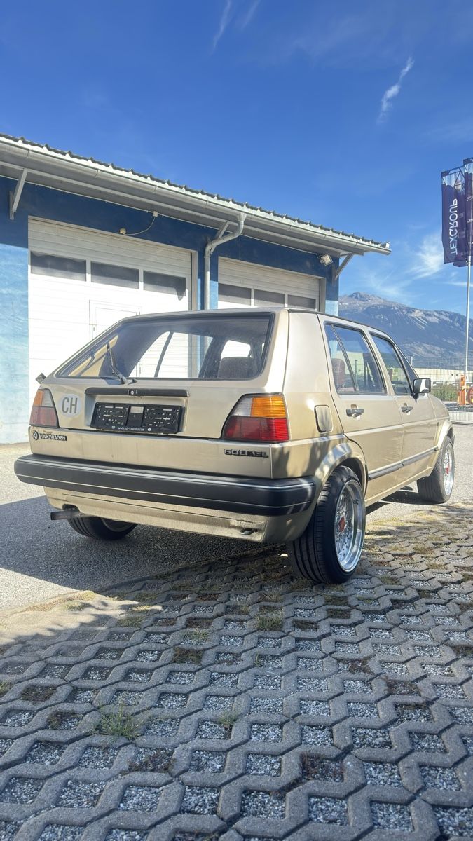 VW Autos: Golf 2 – D'occasion à Sierre par jokr396 3