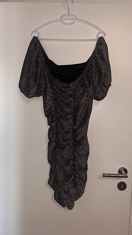 Kleider: H&M Glitzerkleid M – Gebraucht aus Felben-Wellhausen von ale_y7hx 2